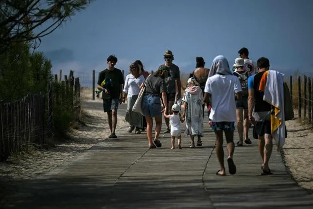 Après les incendies, “on ne va pas en plus priver la Gironde de touristes”
