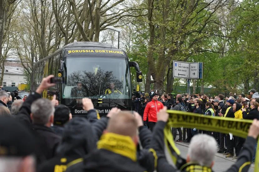 « J'ai vu du sang sur le sol » : Mikel Merino revient sur l'attaque à l'explosif du car de Dortmund avant un match de Ligue des champions contre Monaco en 2017