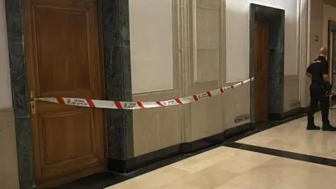 Ana Vázquez (PP) vacía el gas pimienta en los baños del Congreso y obliga a acordonar la zona