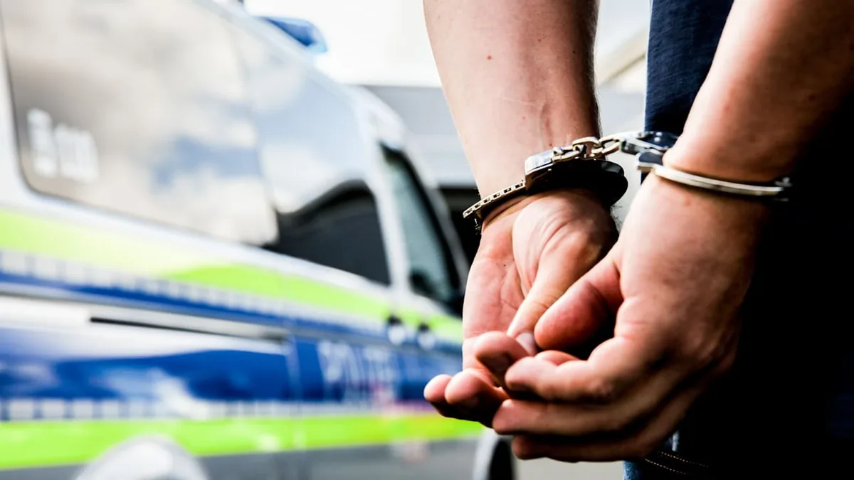 Mädchen geküsst, Jungen Nase gebrochen - Iraker greift Schüler in Regionalbahn an
