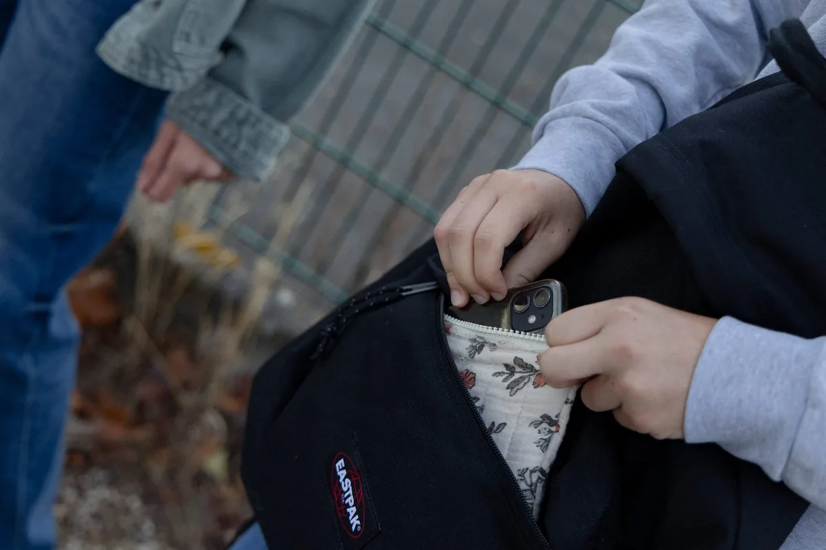 « Comment on fait ? » : des lycéens racontent leur première rentrée sans portable