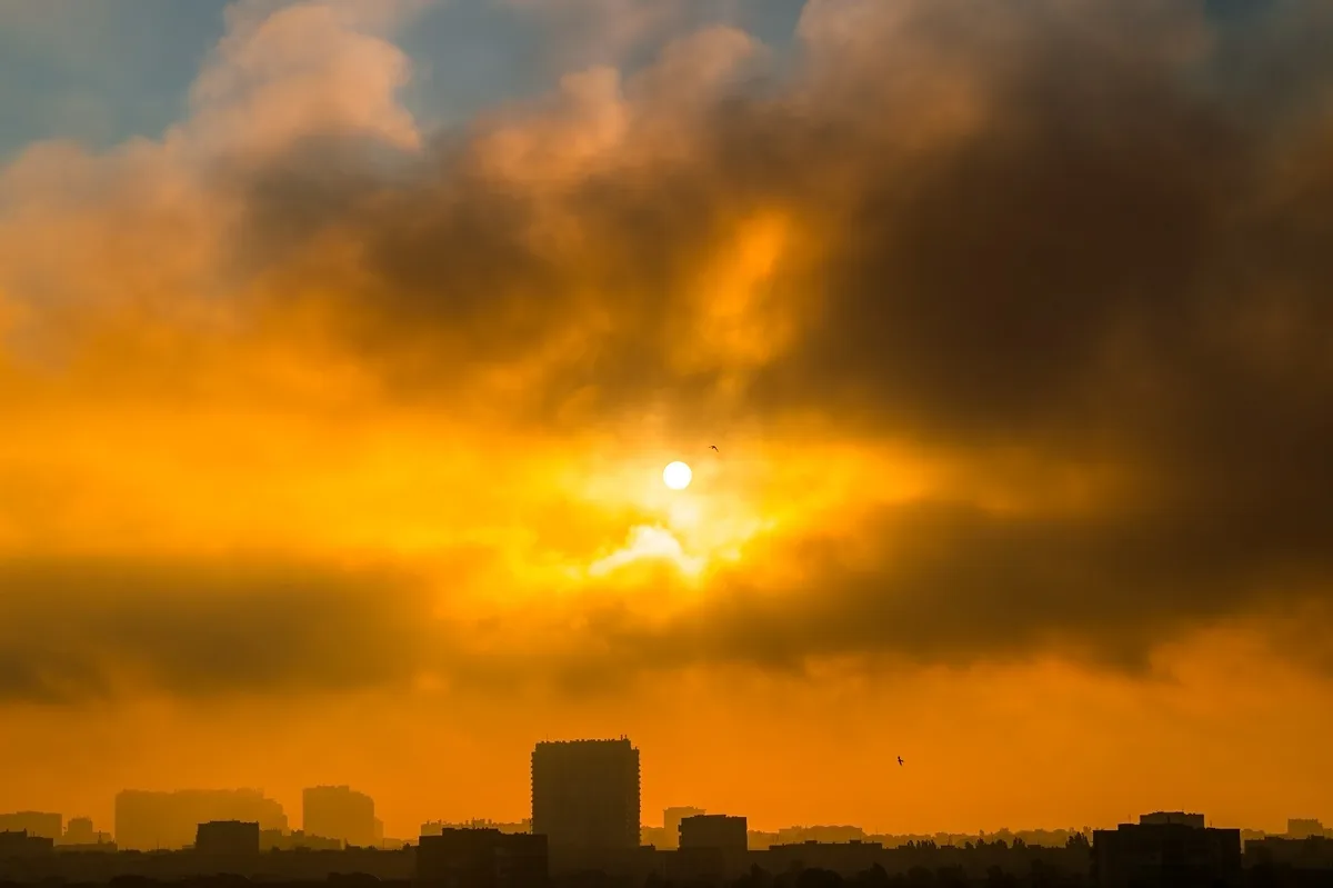 Região do Brasil recebe chuva irregular e deve ser castigada com calor extremo em período decisivo; saiba qual