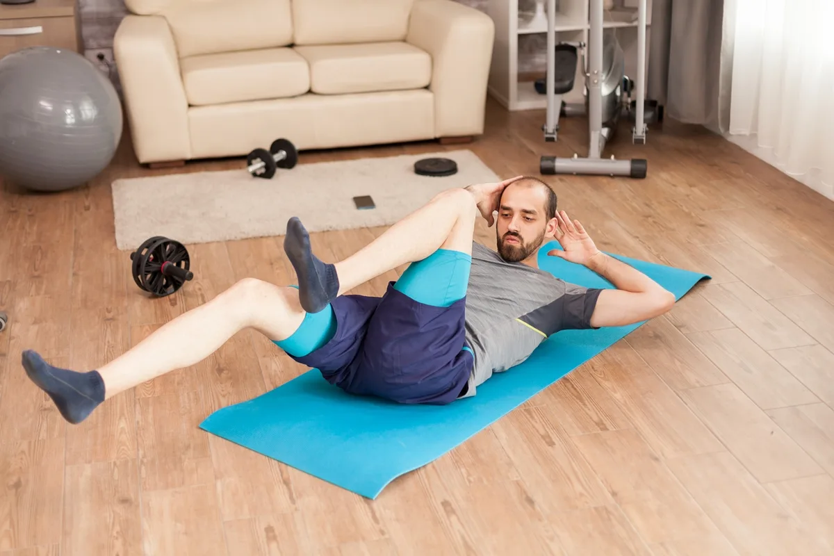 Quão forte é o seu abdômen? 3 testes que pessoas + 40 devem fazer