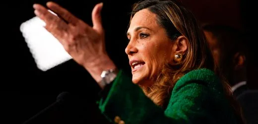 Midterms: Republikanische Abgeordnete María Elvira Salazar stellt sich gegen Präsident Donald TrumpTrump