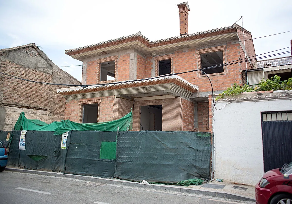 Casi la mitad de los andaluces se plantea construir su casa ante la falta de vivienda