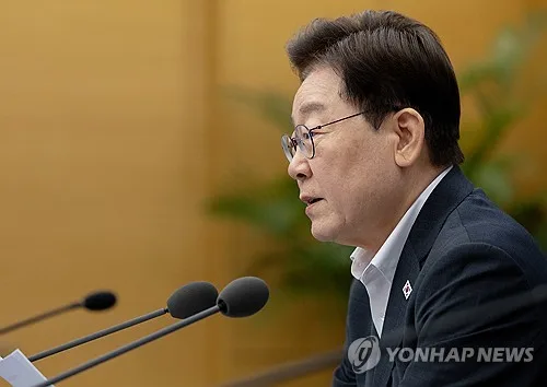 李대통령 지지도, 40.2%로 최저치 경신…與 41.9%·국힘 37.6%