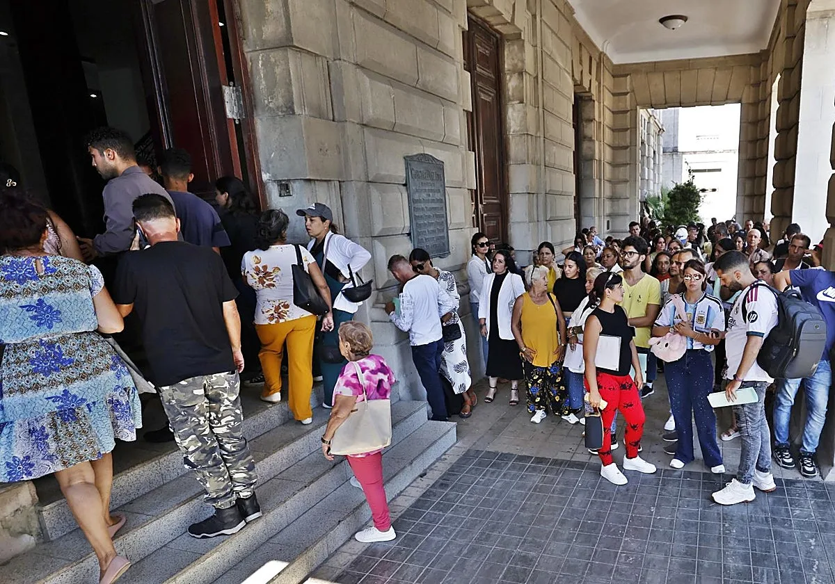La Oficina Electoral Central propone endurecer los requisitos del arraigo para votar con la 'ley de nietos'