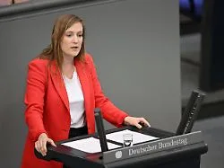 Kritik am Umgang mit Schwesig: SPD-Frauen werfen CDU "Sexismus mit System" vor