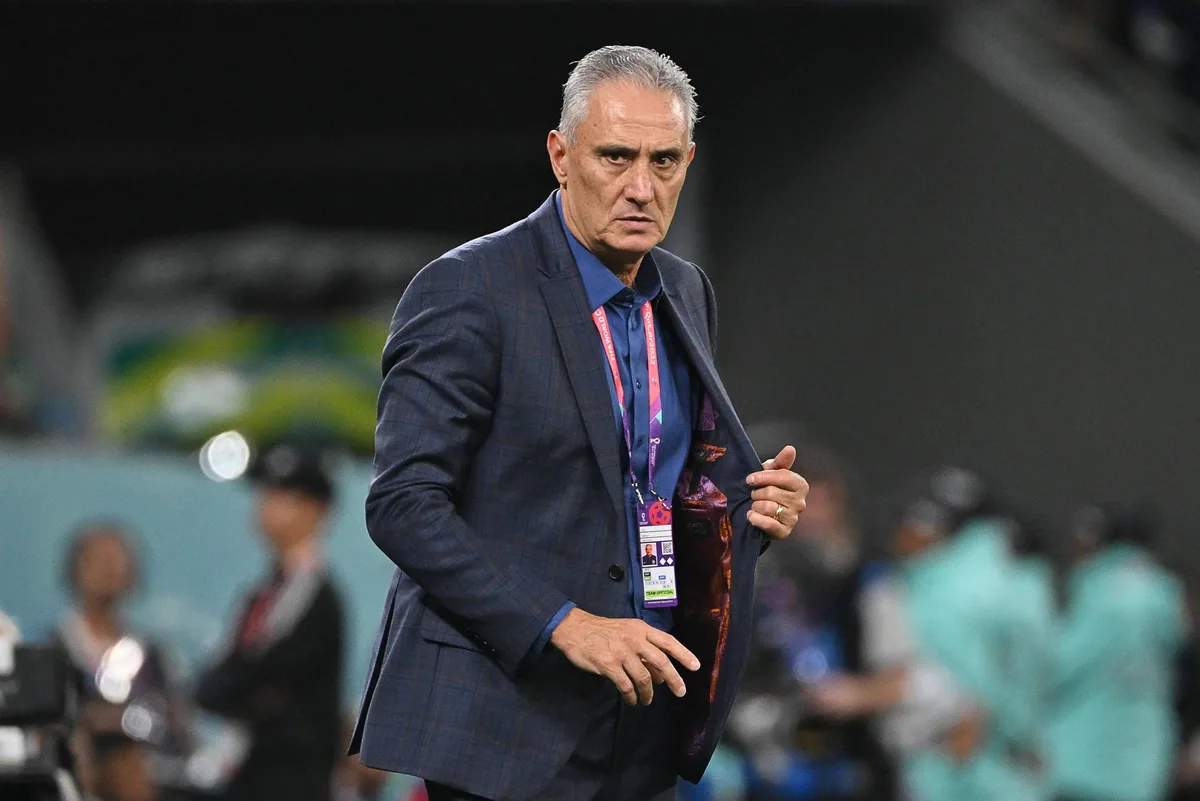 Em meio à crise, Botafogo anuncia técnico Tite