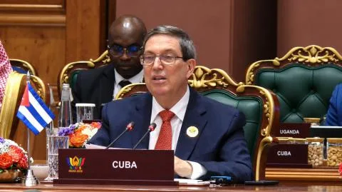 Cuba denuncia bloqueio dos EUA e pede aos BRICS nova arquitetura financeira