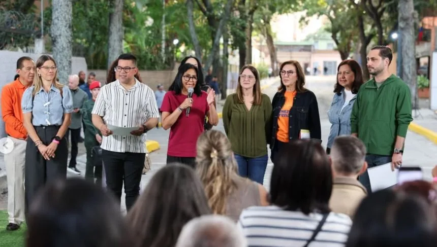 Delcy Rodríguez instó a las juntas de condominio a participar en la consulta popular anunciada para el 11-Oct