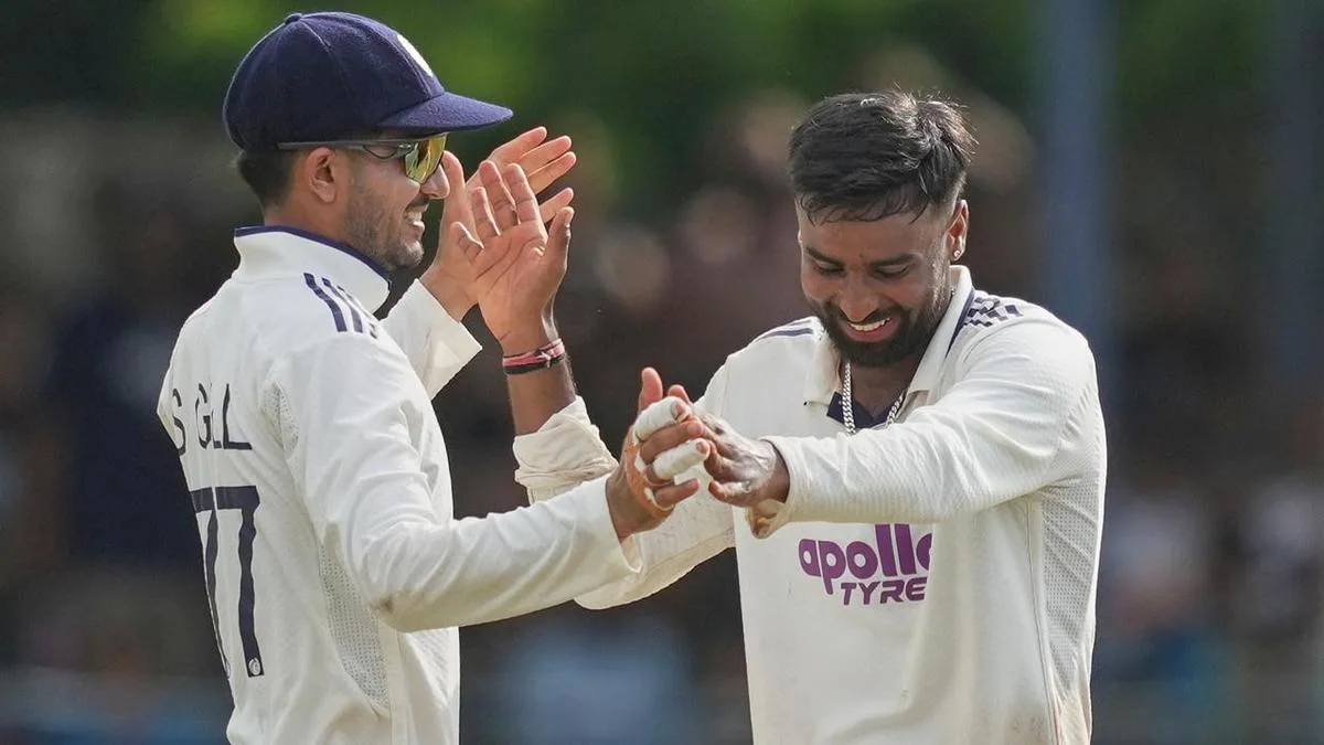 India in charge in Colombo despite Dinusha defiance