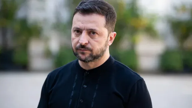 Zelensky pede que sejam aprovadas reformas para desbloquear verbas da UE