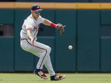 Rays denied potential playoff clinch as Braves win 3-1 behind Martín Pérez and Austin Riley