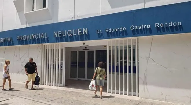 Una mujer discutió con su pareja en Neuquén y lo apuñaló en el cuello con un cuchillo