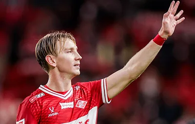 Футболист "Спартака" Умяров отметил важность советов отца после игр