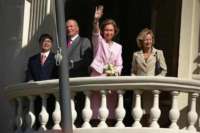 Juan Carlos I y Sofía, en Ceuta y Melilla: 5 horas de fervor, noche en la Zarzuela y discursos prudentes con Marruecos