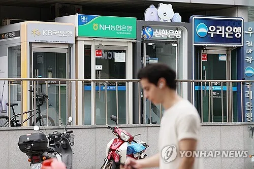 주담대 변동금리 5개월 만에 상승세 멈춰…8월 코픽스 연 3.18%(종합)