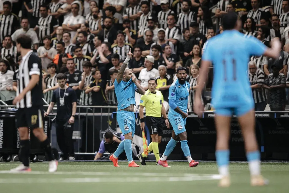 Gabigol chega a 20 gols pelo Santos e manda recado: “Melhor que muitos atacantes”