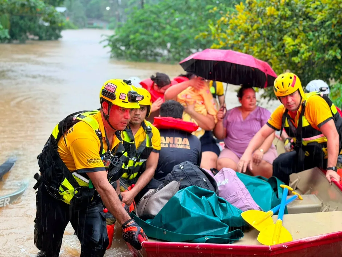 Continúa la suspensión de clases en 473 centros educativos tras intensas lluvias y alerta climática en Costa Rica