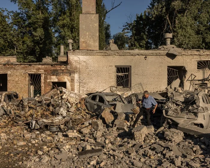 Russia launches ‘massive attack’ on Kyiv and surrounding region – Europe live
