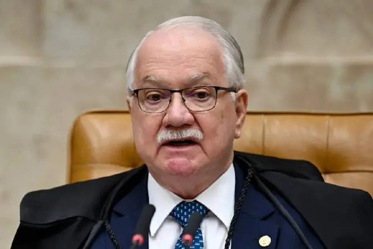 Ex-ministros, juristas e empresários assinam carta de apoio a Fachin em meio à crise no STF