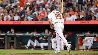 MLB: Pete Alonso entra a un club exclusivo con este increíble batazo