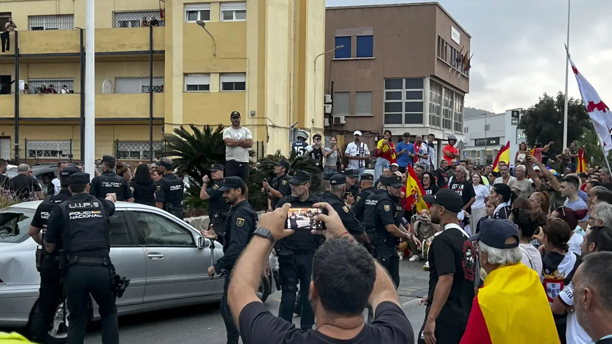 Así es Negu Gorriak, la organización navarra y cercana a la izquierda abertzale que va a Ceuta en defensa de los inmigrantes