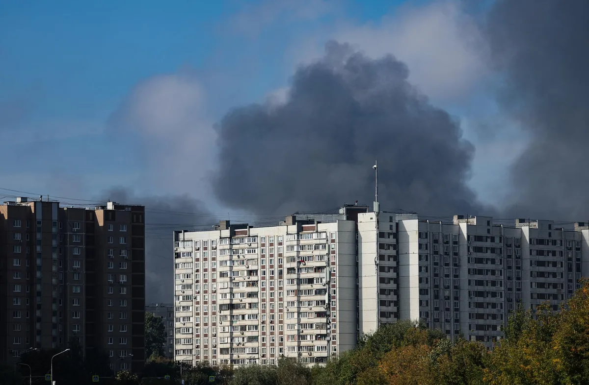 Ucrania lanzó un bombardeo masivo contra una refinería petrolera en Moscú (VIDEOS)