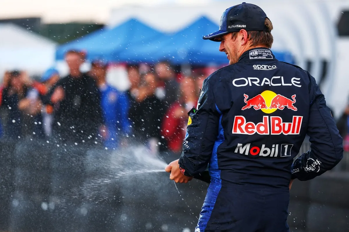 Verstappen pede novo desafio no kart com Red Bull: "Talvez 200"