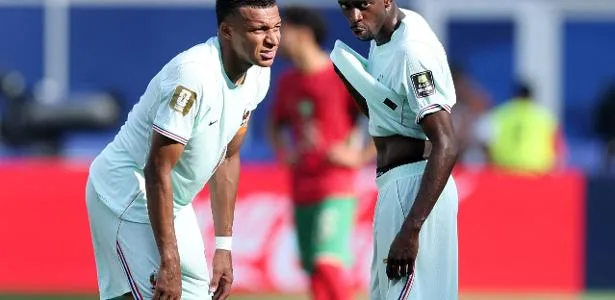 Mbappé e Dembélé trocam 'farpas' e causam climão na briga pela Bola de Ouro