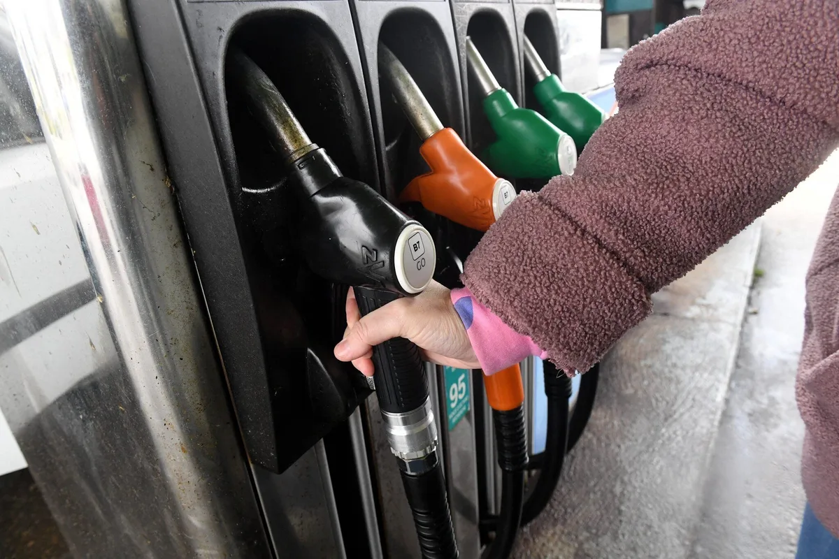 Carburant : le gouvernement assure que les prix du gazole baisseront dès le 1er novembre