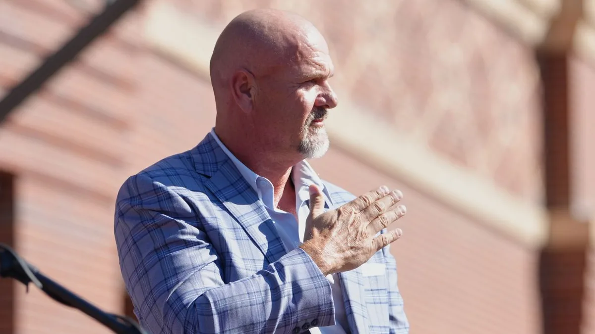 Rockies unveil Larry Walker statue outside Coors Field