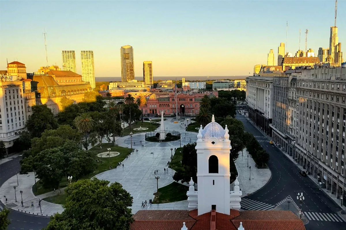 Em meio a crise, comerciantes da Argentina adotam Pix para pagamentos