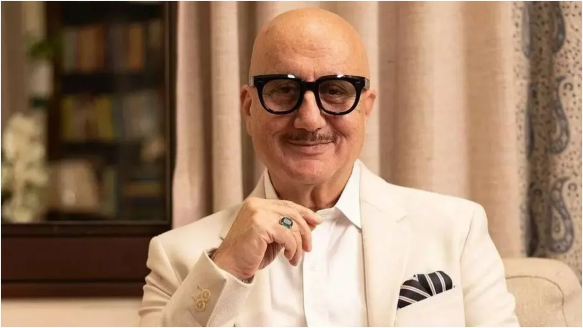 Kher explores loneliness; stardom stays off his shoulders