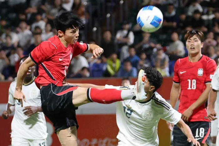 韓 축구 미래 좌절! 양민혁, 후반 9분 '조기 교체' 굴욕…토트넘이 안 쓰고 램파드가 외면한 이유 있었다