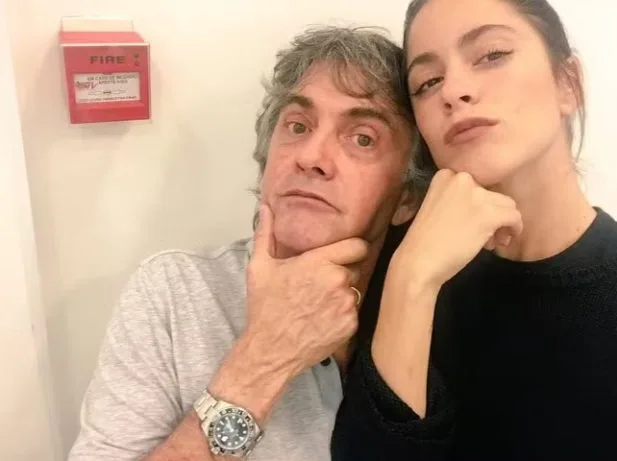 Tini rompe com o próprio pai após descoberta chocante sobre sua fortuna, avaliada em R$ 362 milhões Tini rompe com o próprio pai após descoberta chocante sobre sua fortuna, avaliada em R$ 362 milhões