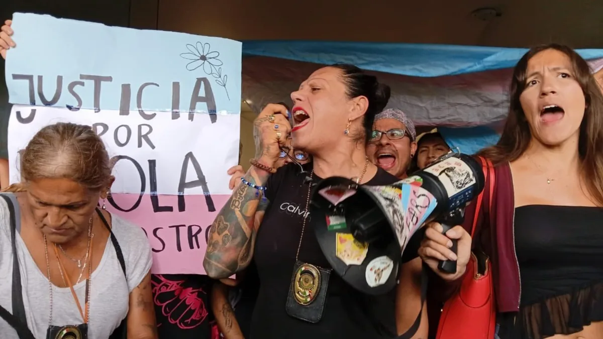 Tras audiencia por el crimen de Paola Buenrostro, colectivo trans hace destrozos en la Fiscalía de la CDMX