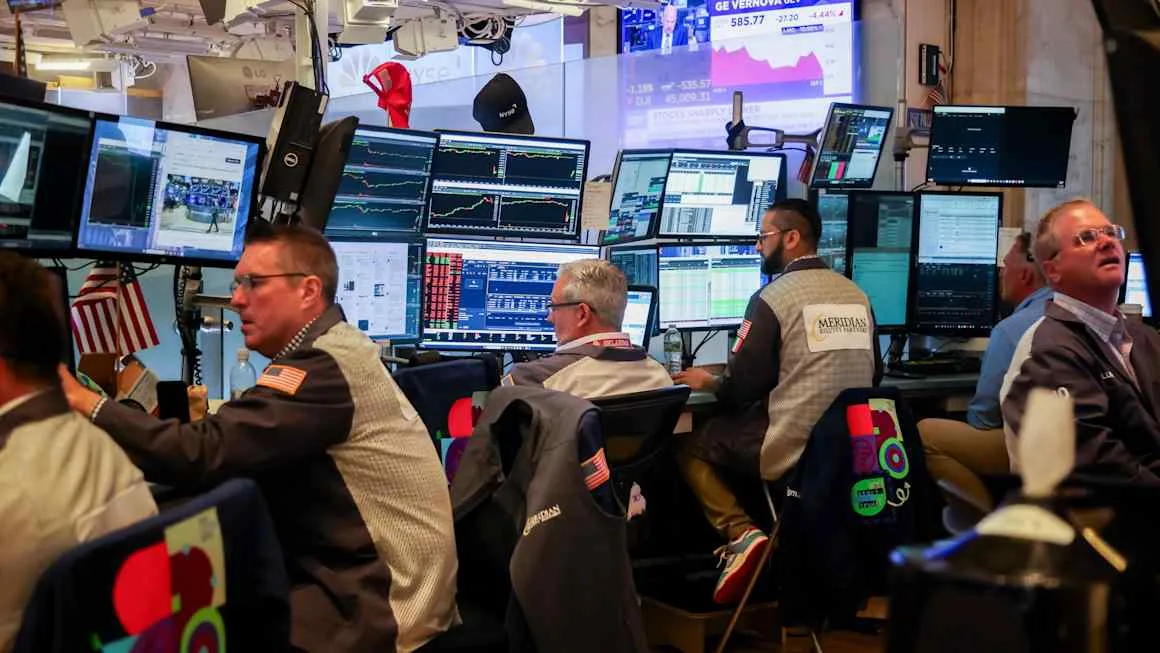 Investors try to catch ‘falling knife’ with bets on risky funds during chip rout