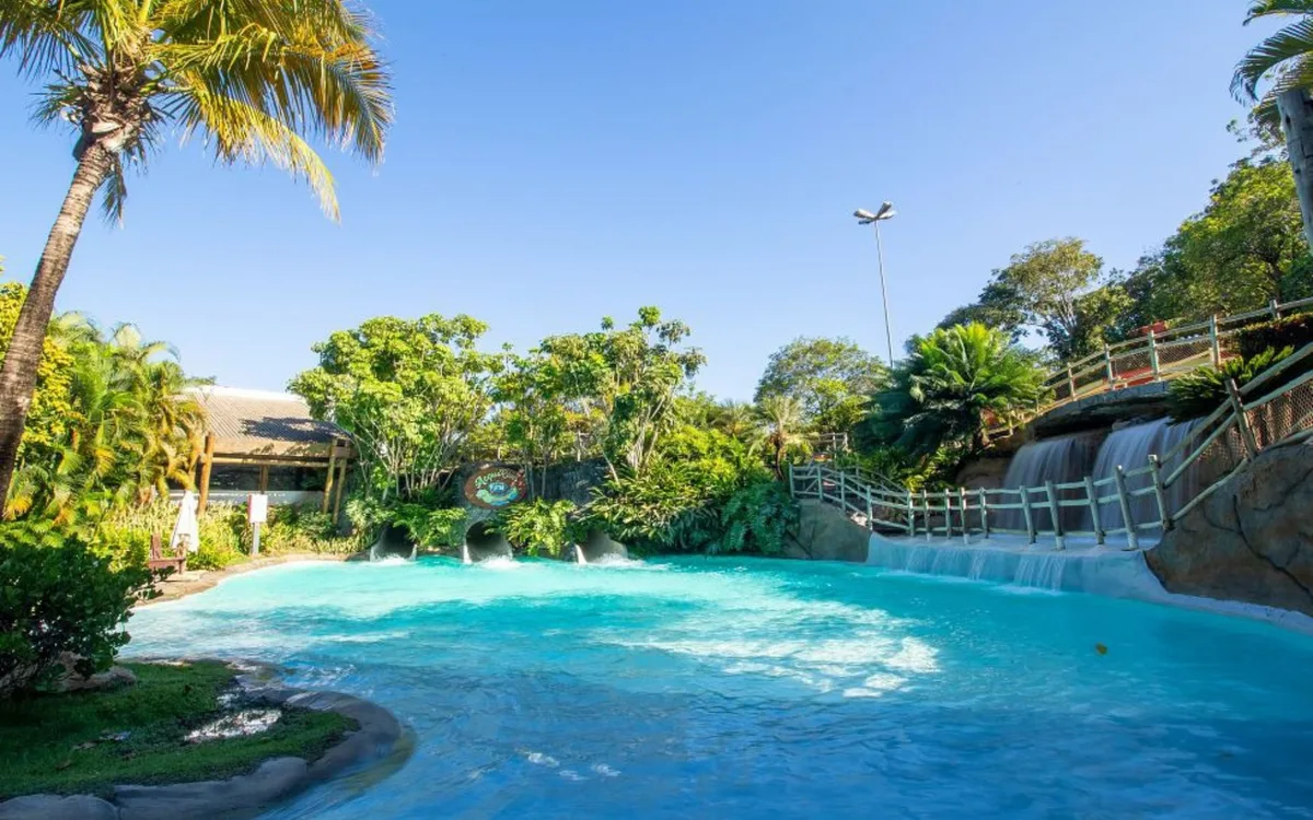 Cidade de 4 mil habitantes tem maior parque aquático térmico do Brasil
