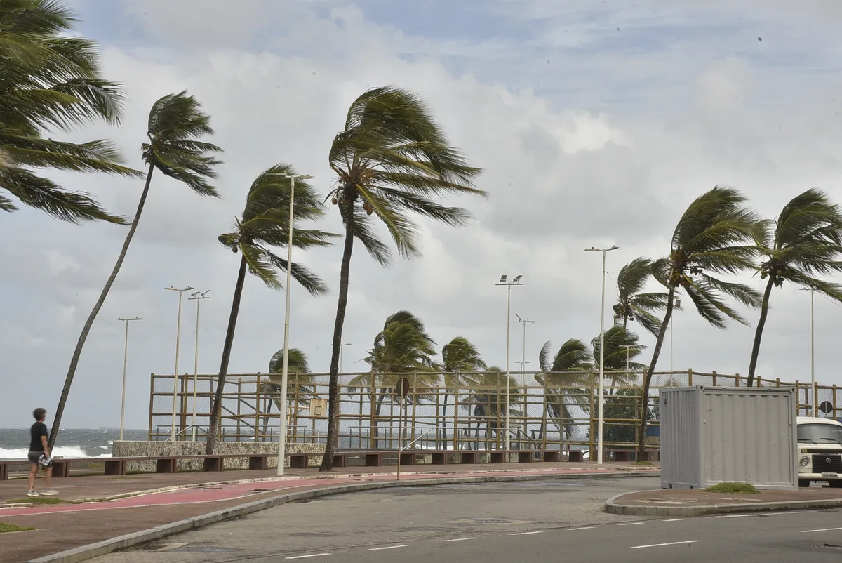 Previsão aponta chuva no litoral e calor de até 38°C no interior da Bahia