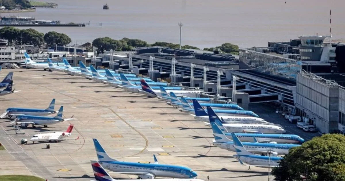 Aeroparque volvió a operar tras 55 horas de cierre: vuelos demorados en el aeropuerto en su reanudación este jueves