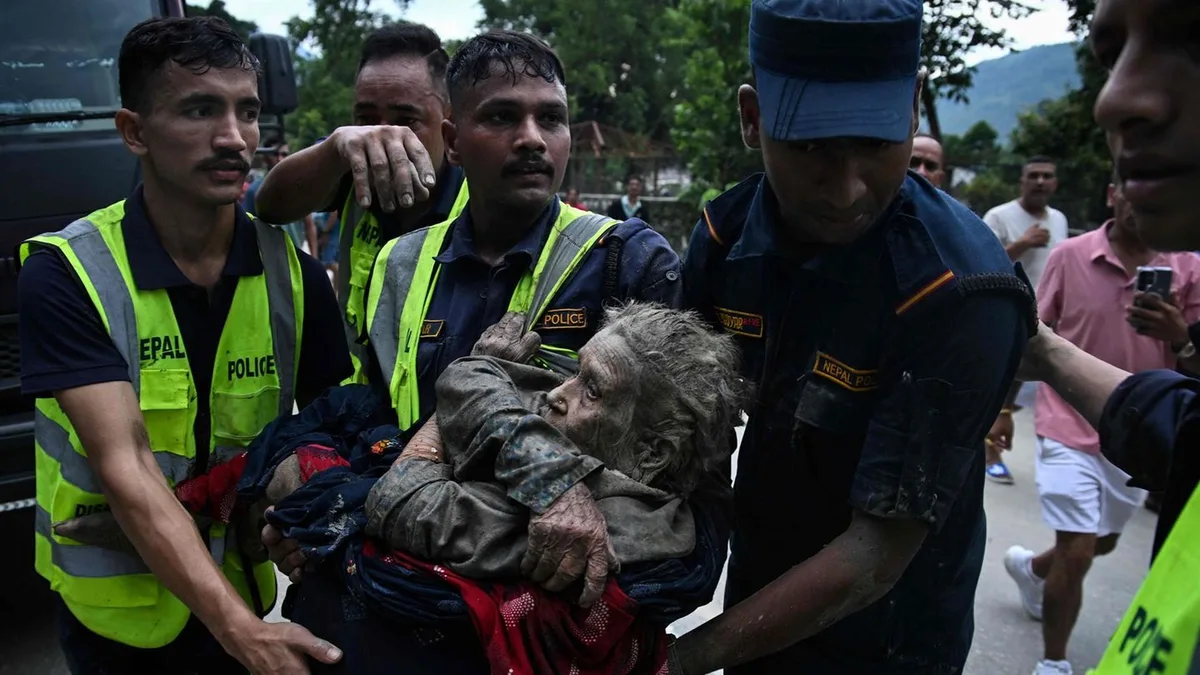 Nepal und China: Mindestens acht Deutsche unter mehr als 1300 Vermissten nach Sturzflut