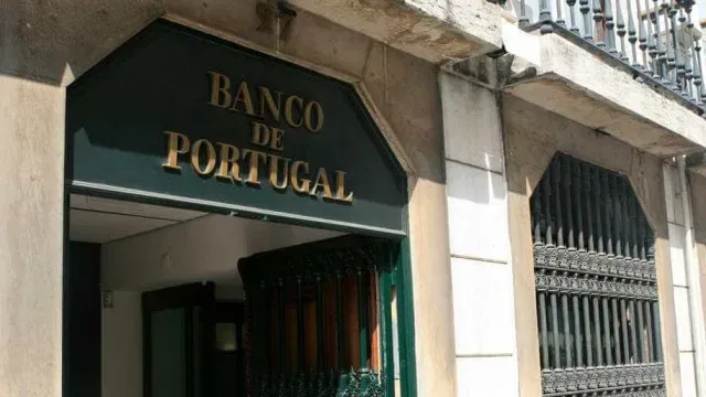Títulos de dívida sobem 4,3% para 333,7 mil milhões até julho