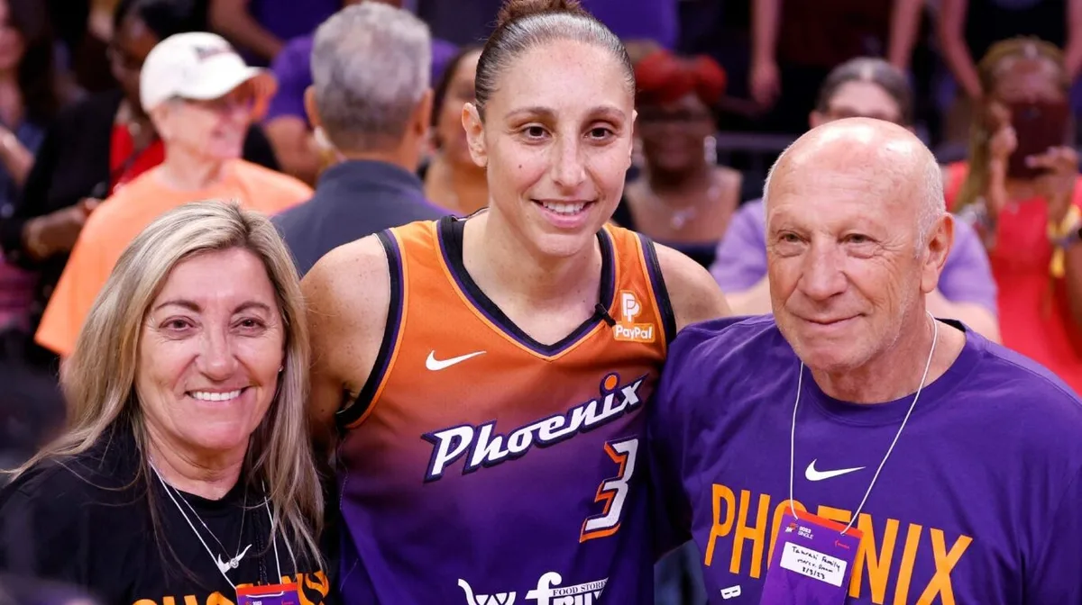 Retiraron la camiseta de Diana Taurasi, la mejor basquetbolista de la historia: el emotivo mensaje a sus padres argentinos