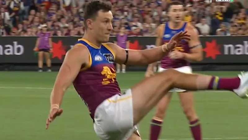 Stunning umpiring call decides prelim
