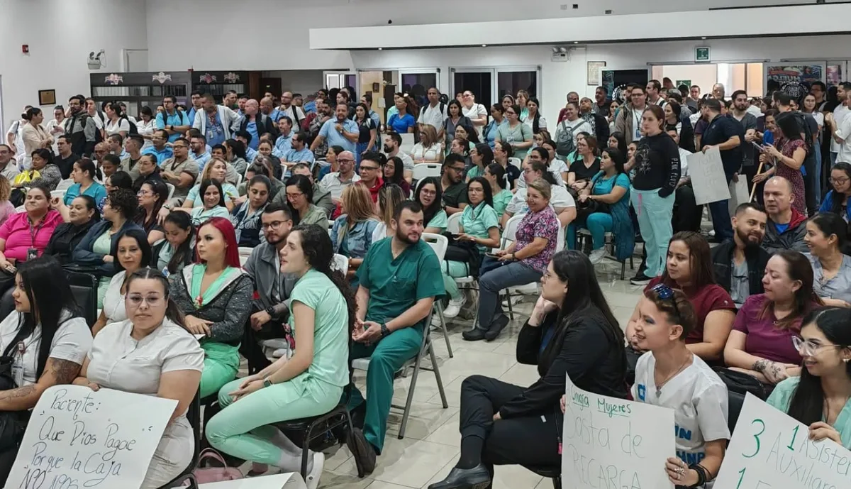 Problemas con nuevo sistema de pagos desatan huelga de más de 4,300 funcionarios de la Caja Costarricense de Seguro Social