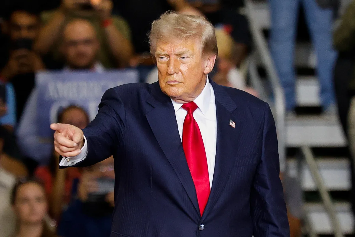 Trump diz que EUA têm controle do Estreito de Ormuz e chama bloqueio naval de 'muro de aço'