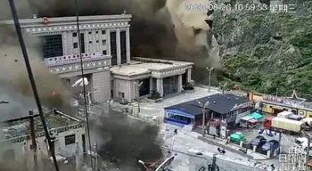 China pune internautas por críticas e "rumores" sobre cheias no Tibete