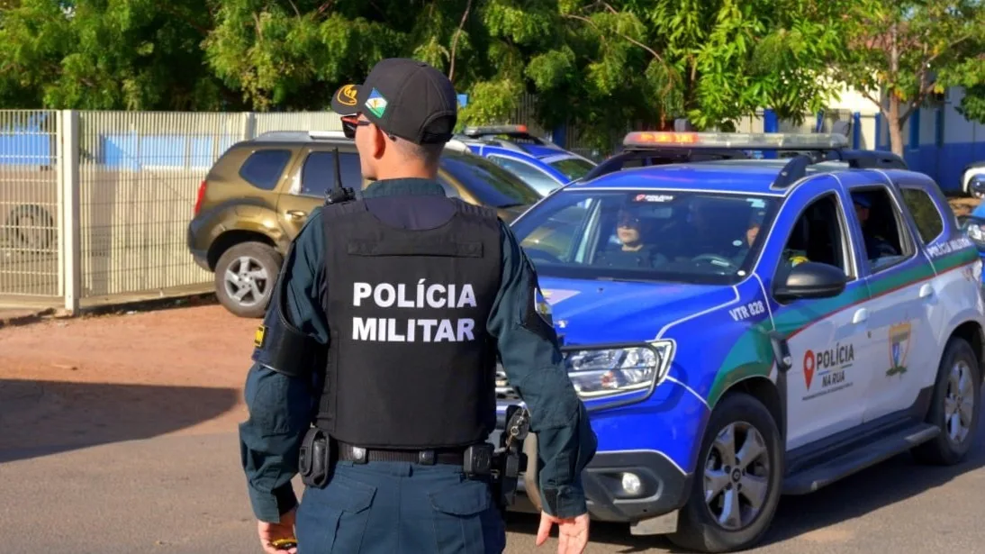 Jovem finge ser policial, ameaça moradores de vila e é preso em Boa Vista